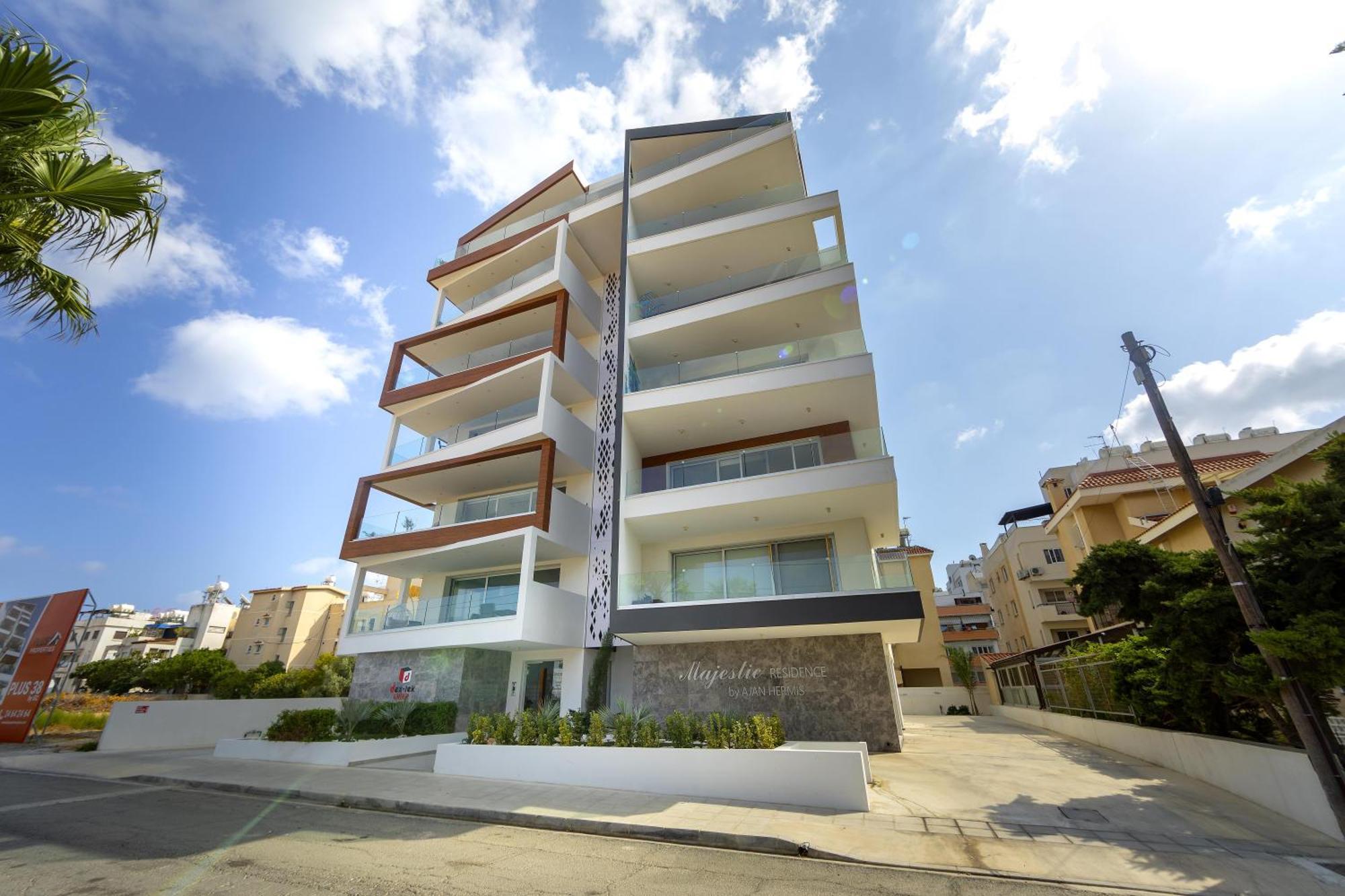 Majestic Sunset Salt Lake Views 300M From Beach Larnaca Exterior photo