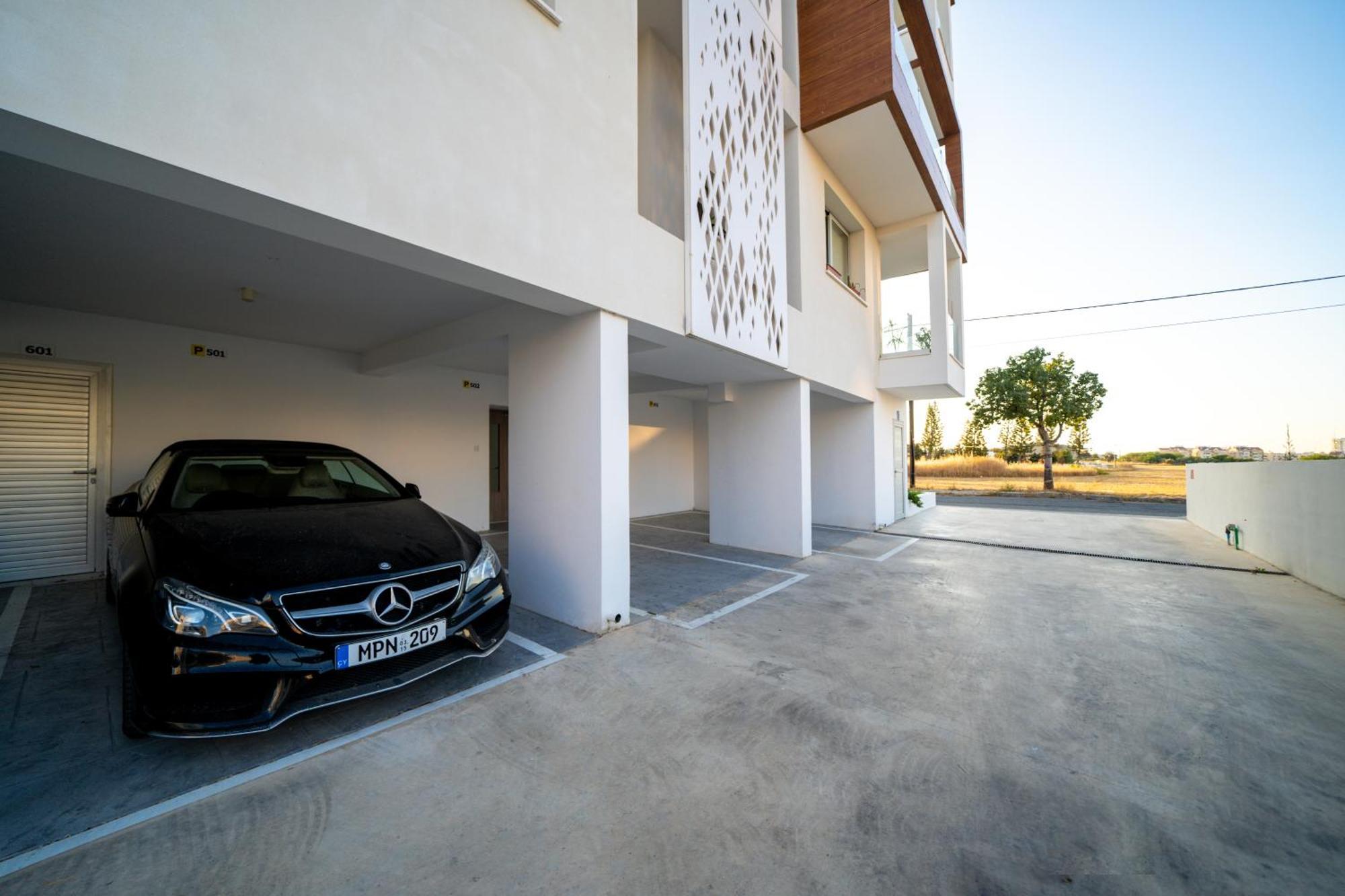 Majestic Sunset Salt Lake Views 300M From Beach Larnaca Exterior photo