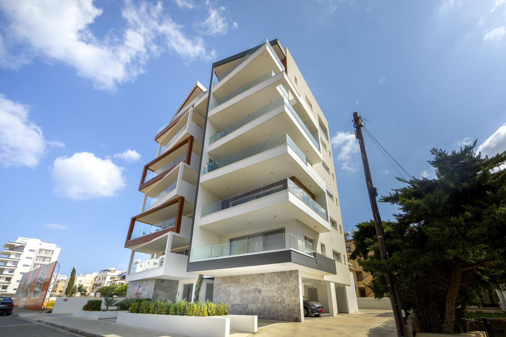 Majestic Sunset Salt Lake Views 300M From Beach Larnaca Exterior photo