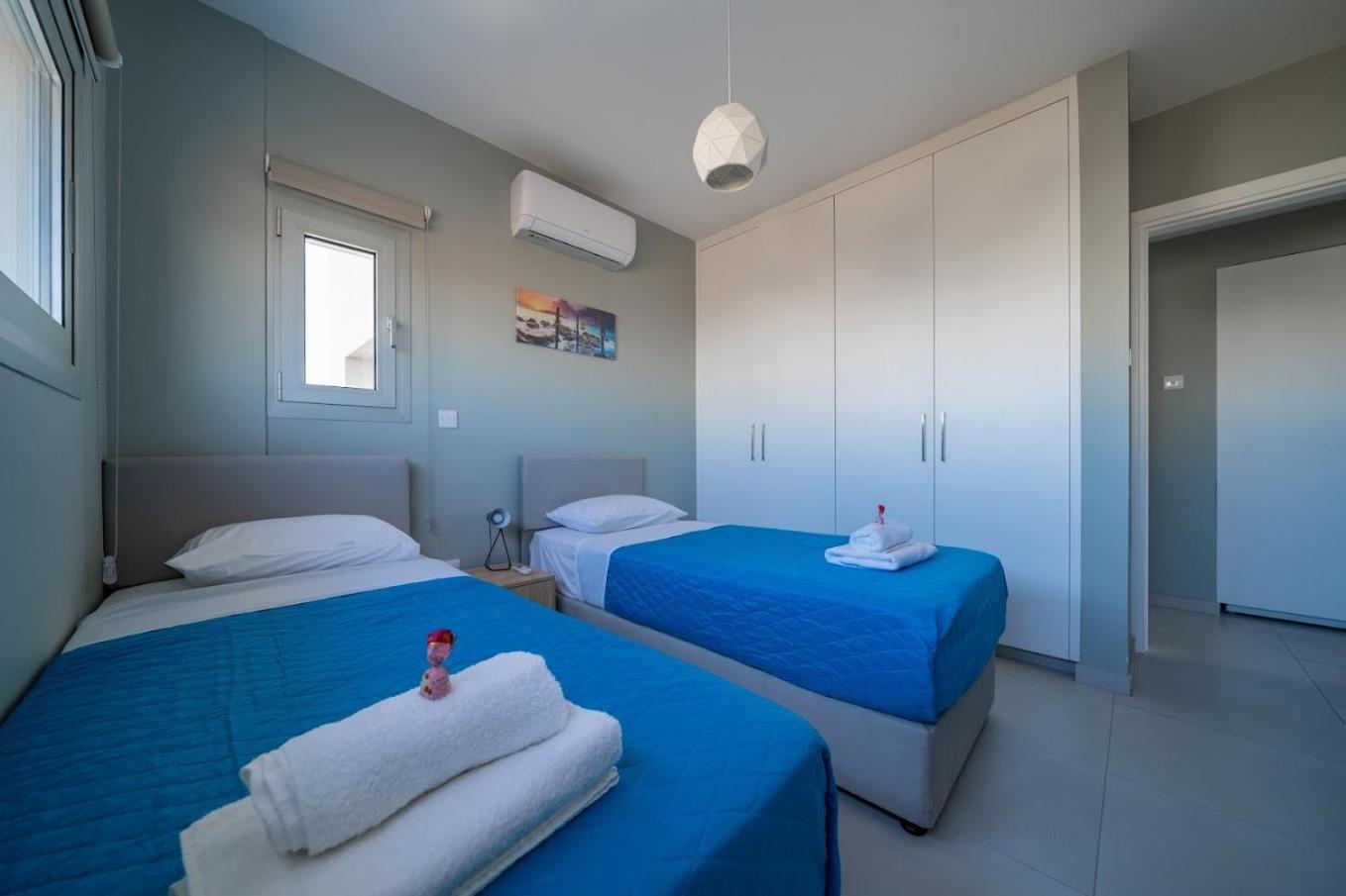Majestic Sunset Salt Lake Views 300M From Beach Larnaca Exterior photo
